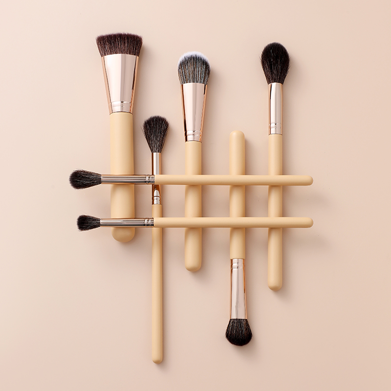Wholesale Makeup Cosmetic Brush Caramel Color Factory OEM/ODM Beige Handle Copper Ferrule Natural Goat Hair Makeup Brush 13pcs