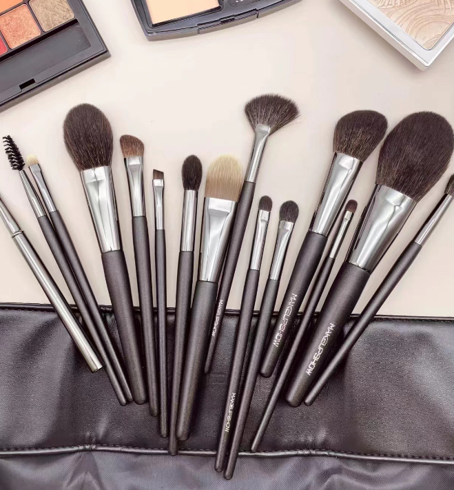 Makeup Brush Set View 6