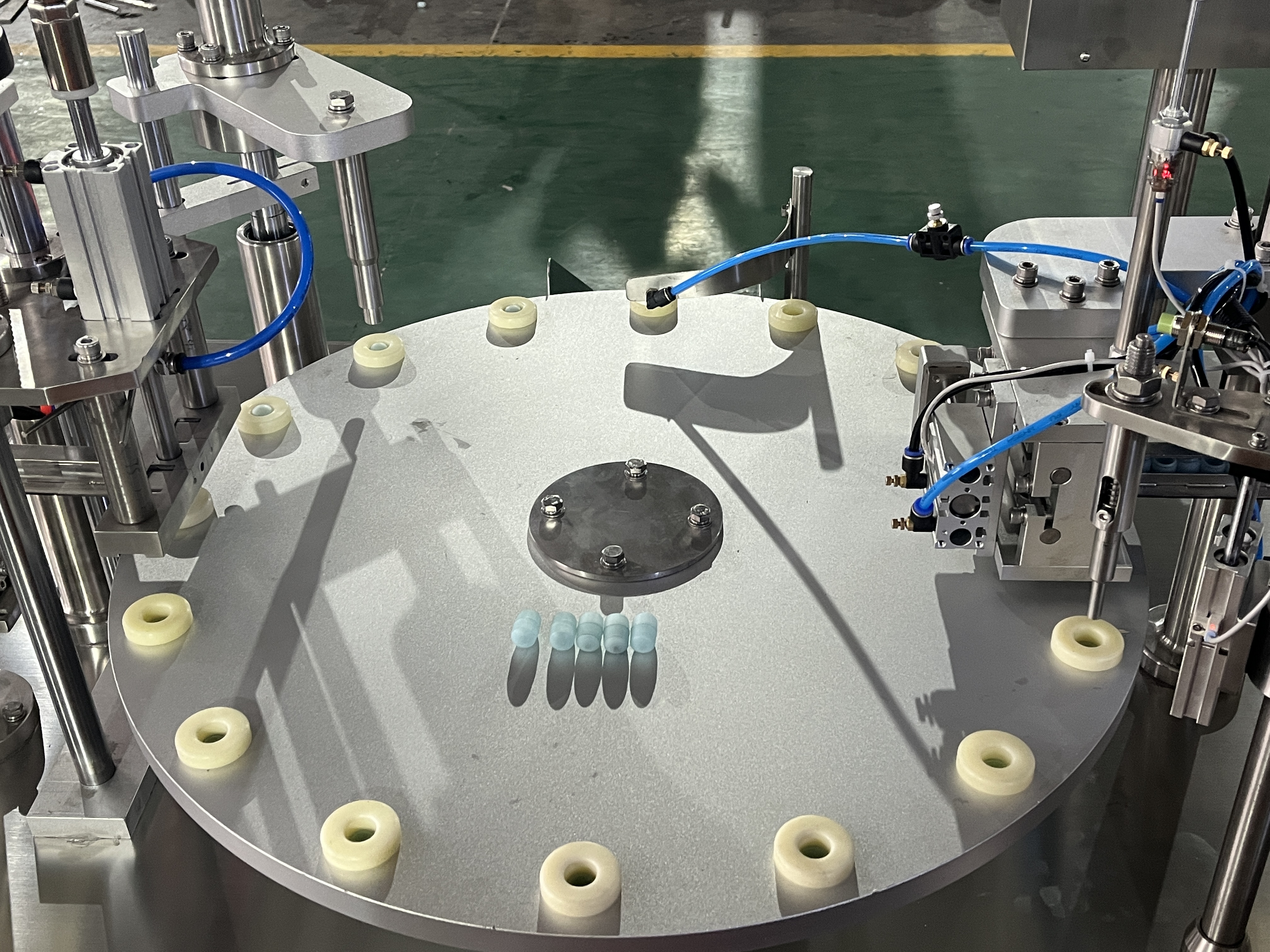 Automatic Sponge Filling &amp; Capping Machine | High-Speed Production Line Cosmetic Production Equipment