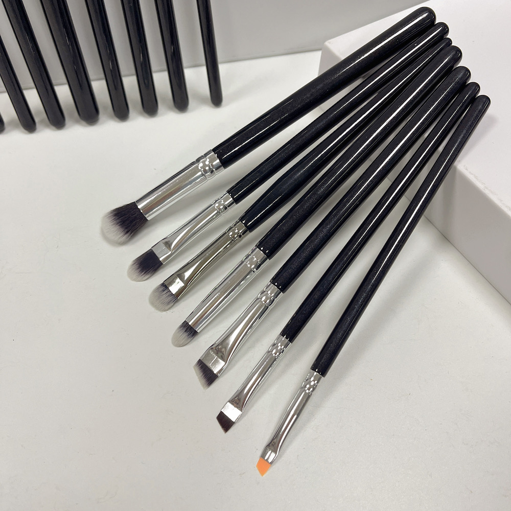 Professional High Quality Black Vegan Private Label Wooden Luxury Single Eye Liner Makeup Brushes