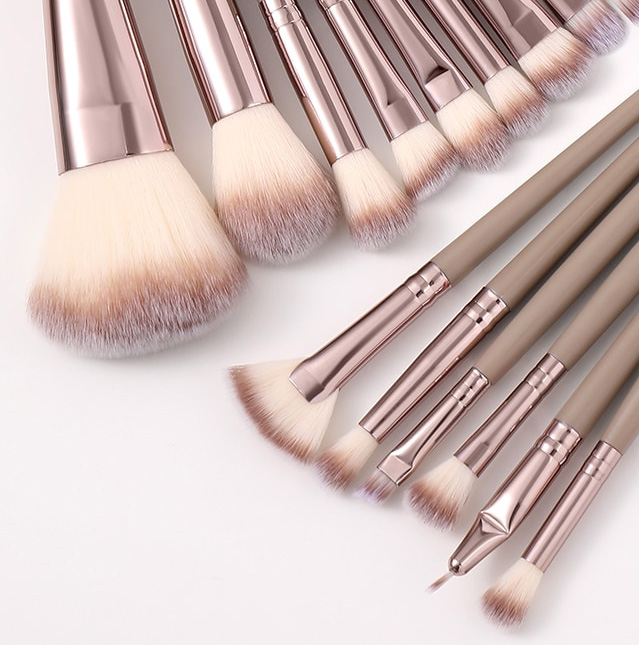 Manufacturer Wholesale 20-Piece Portable Makeup Brush Set Beginner Blush Synthetic Hair Beauty Tools for Face Use