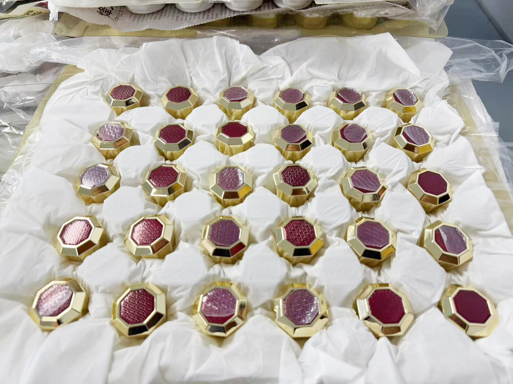 OEM ODM Zamac Perfume Cap Manufacturer Bespoke Metal Lid with Custom Brand Name Letters for High End Perfumery