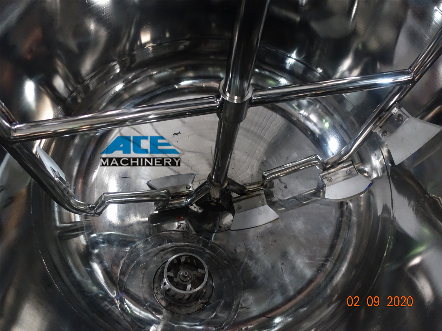 Bottom Homogenizer Detail