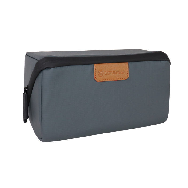Custom Logo Luxury Traveling Shampoo Skincare Bottle Cosmetic Accessories Travel Kit Nylon Toiletry Bag Waterproof