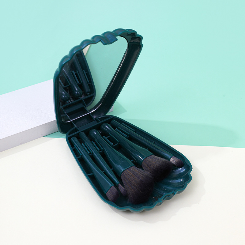 Travel Cosmetic Brush Set Detail