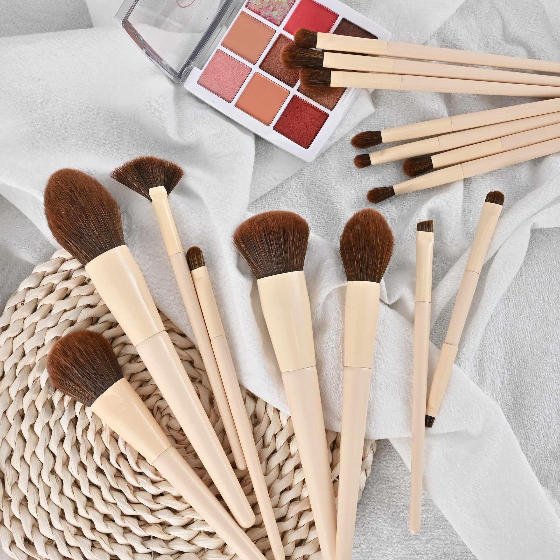 Wholesale High Quality Cruelty Free Vegan Luxury Wood Handle Synthetic Hair Cosmetic Brushes Custom Logo Private Label Face