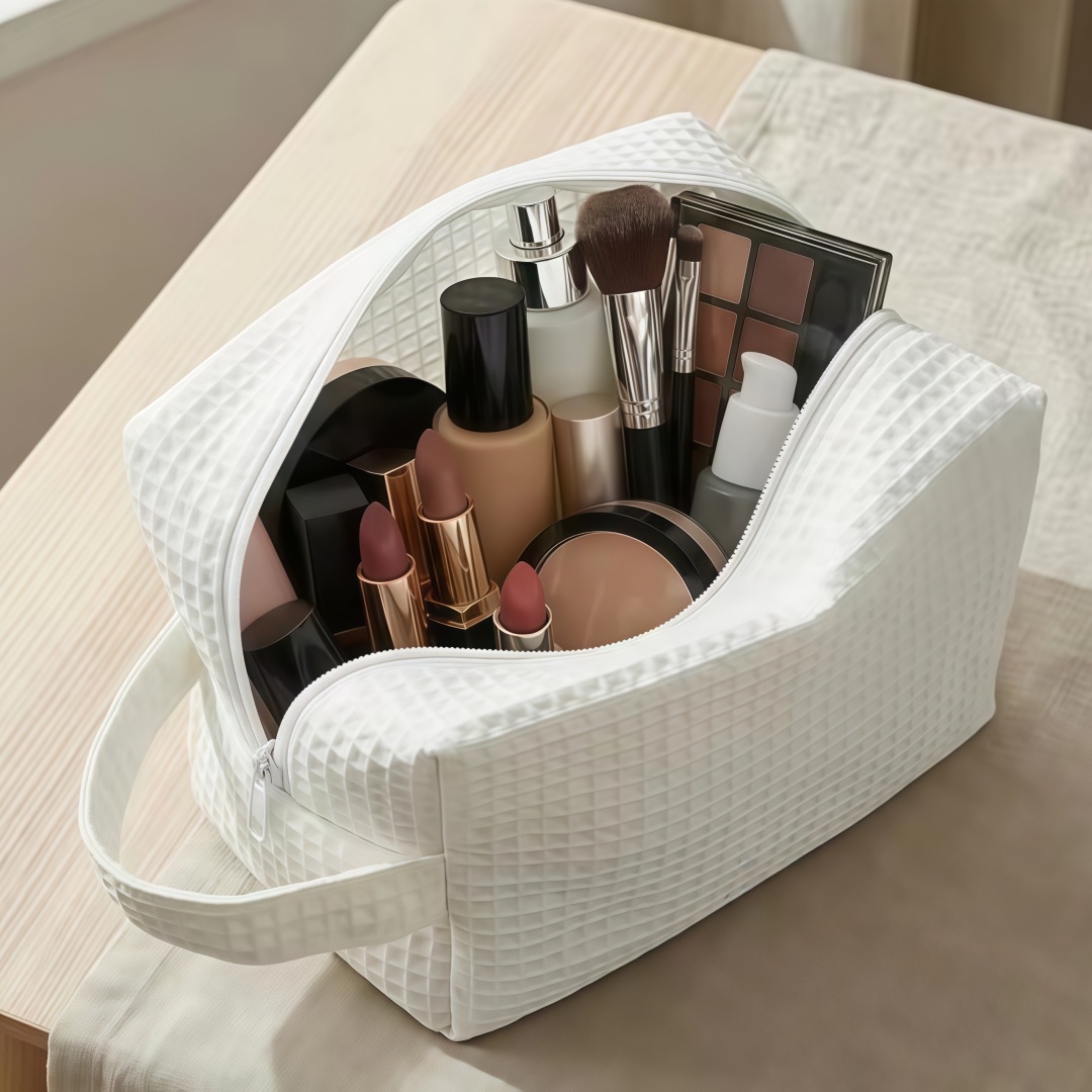 Low MOQ Custom Logo Soft Waffle Makeup Bag Wrist Handle Large Luxury Travel Cotton Toiletry Bag Casual Cosmetic Pouch Wholesale