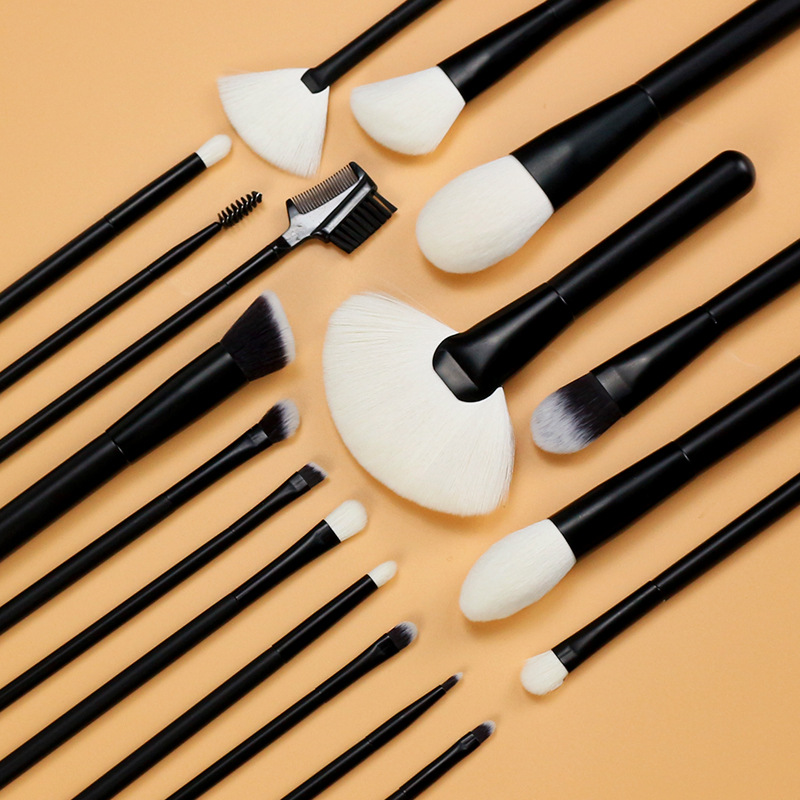 18Pcs New Colorful Custom Logo Silicone Fan Makeup Brush Extra Long Handle Laser Logo Storage Manufacturers China Wholesale 2025