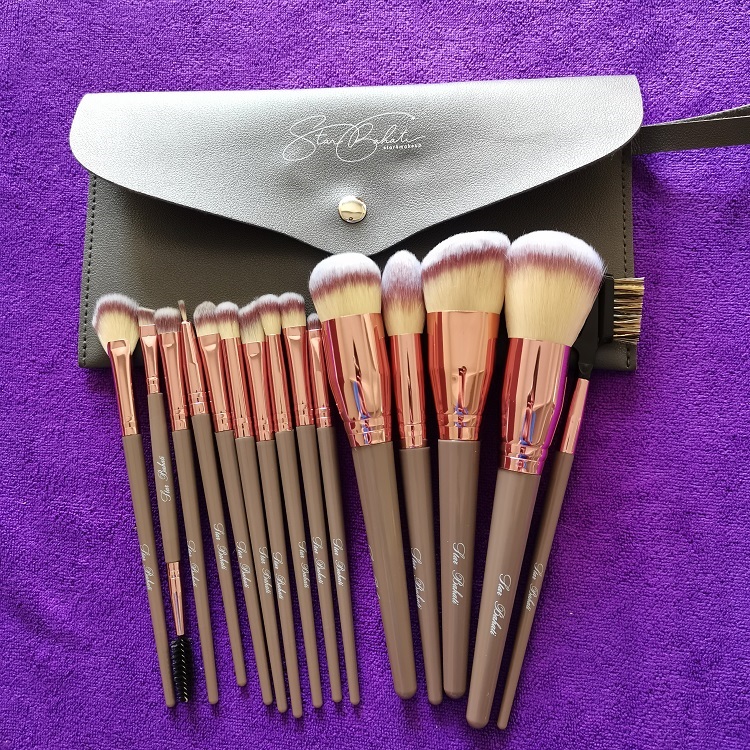 Makeup Brush 1