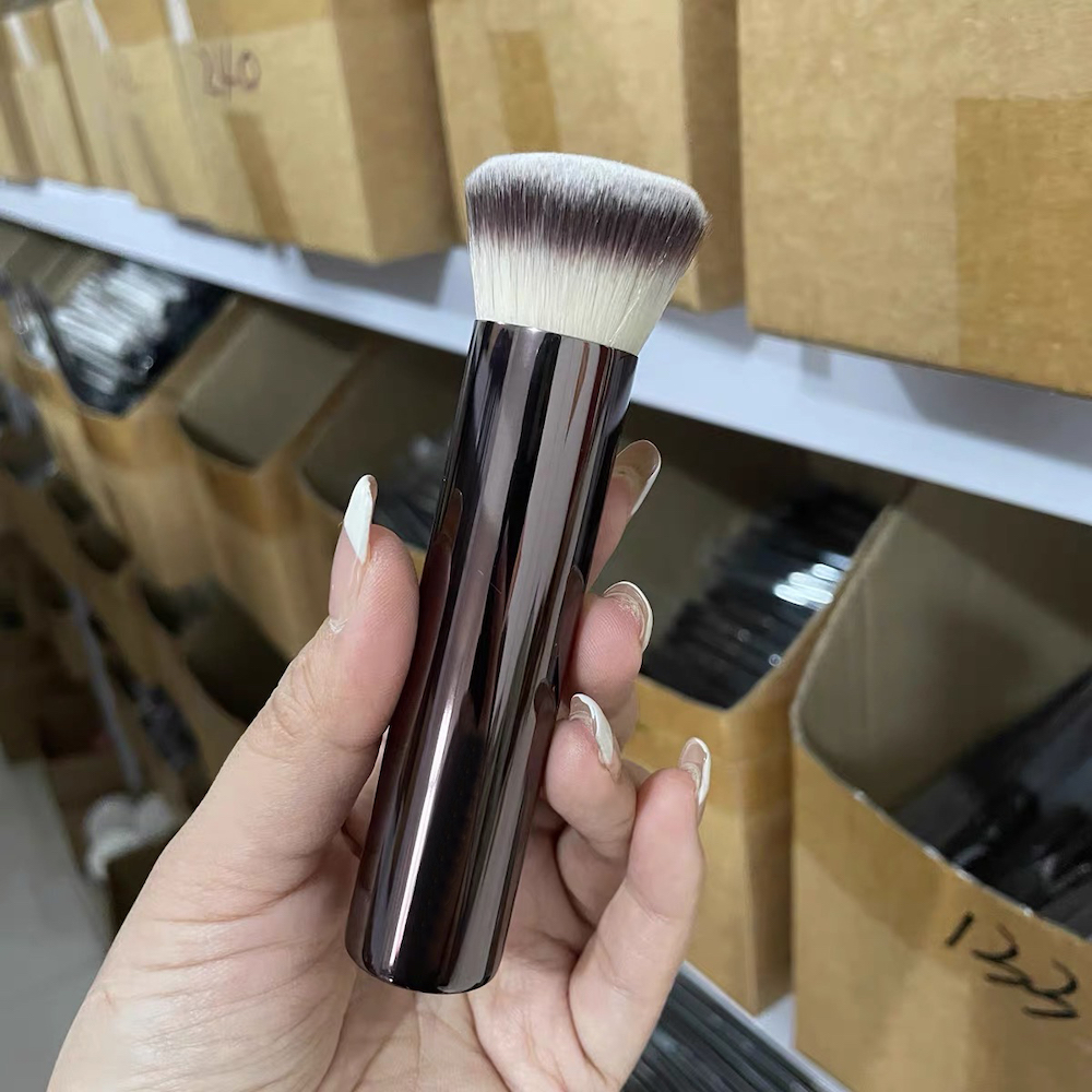 Makeup Brush Image 8
