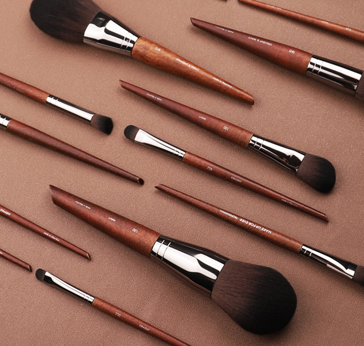 Custom MUF112 Portable Foundation Brush Short Handle Brush Cruelty Free MUF Series Kabuki Makeup Brushes Manufacturer