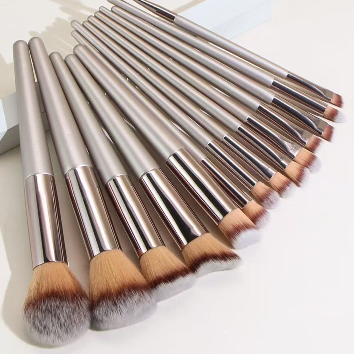 Makeup Brush Detail View 1