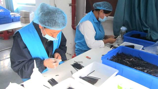 Quality control testing for cosmetic brushes and beauty tools