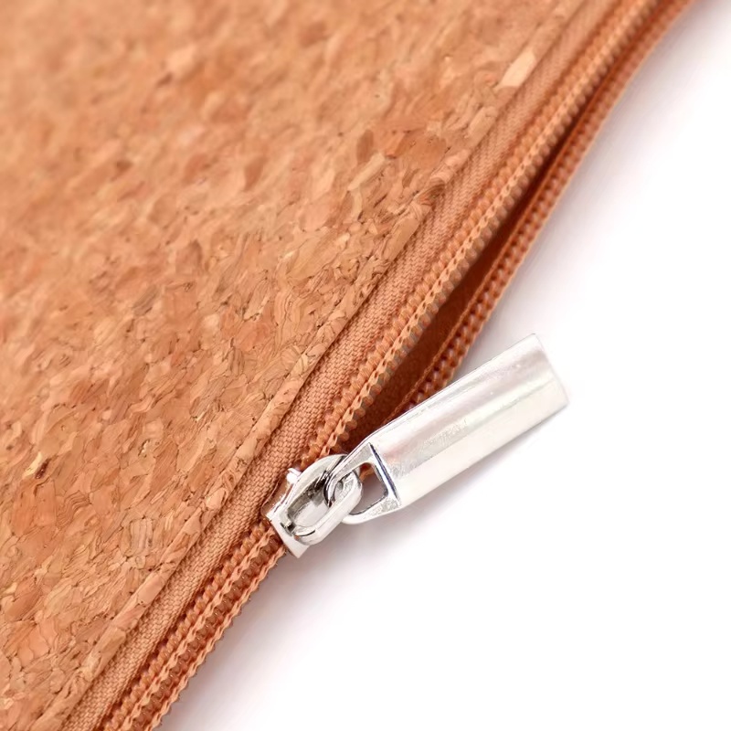 Cork cosmetic bag detail 5