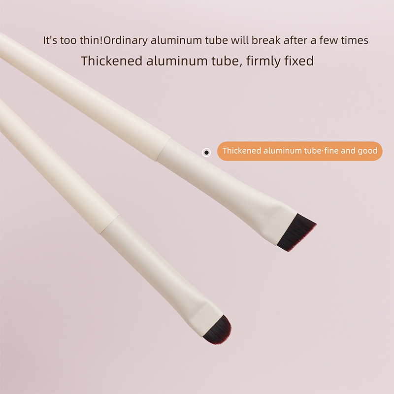 Eyebrow Brush Detail 5