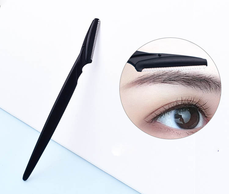 Eyebrow Trimming Tool Detail 2