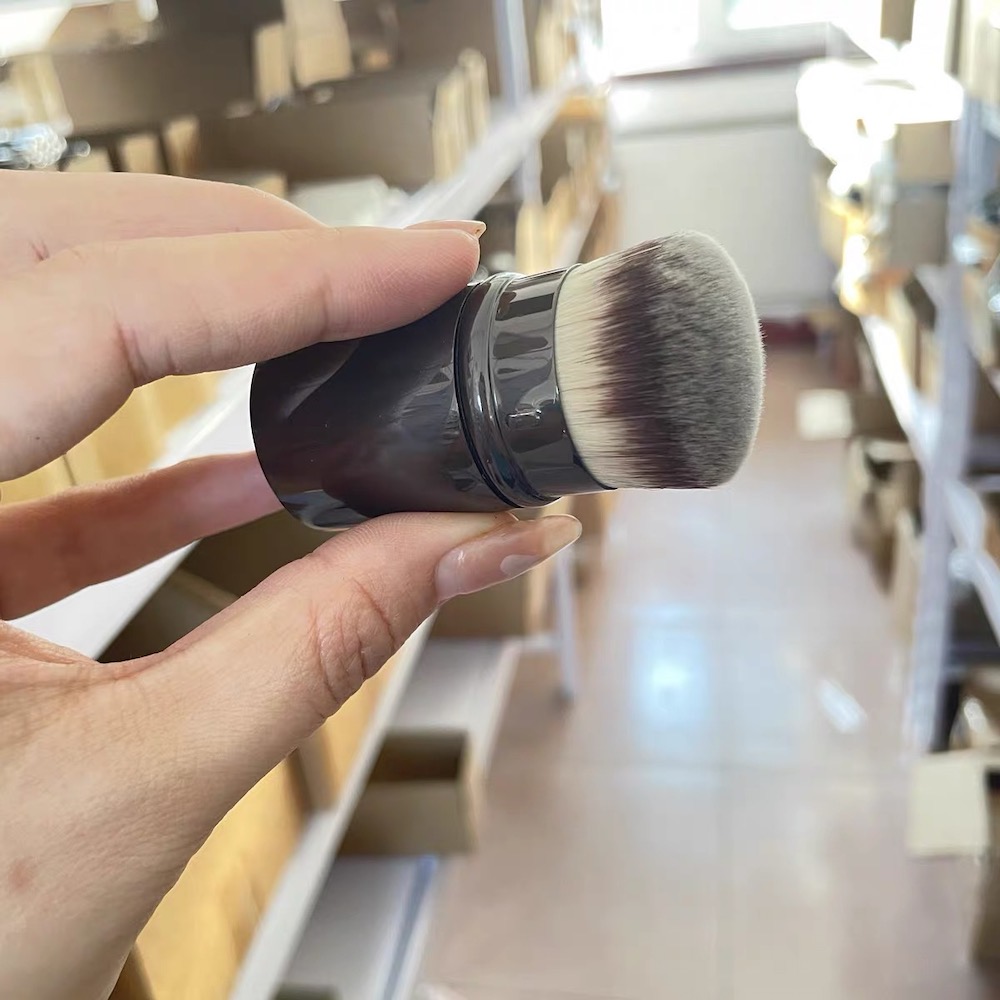 Makeup Brush Image 9