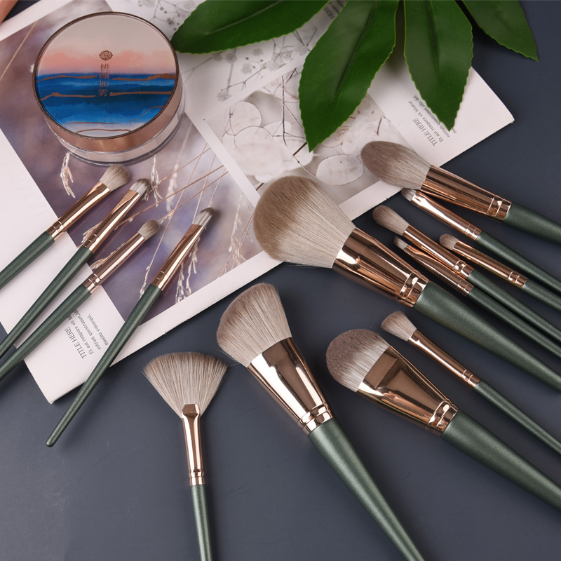 14-Piece Vegan Makeup Brush Set / Makeup Artist Kit