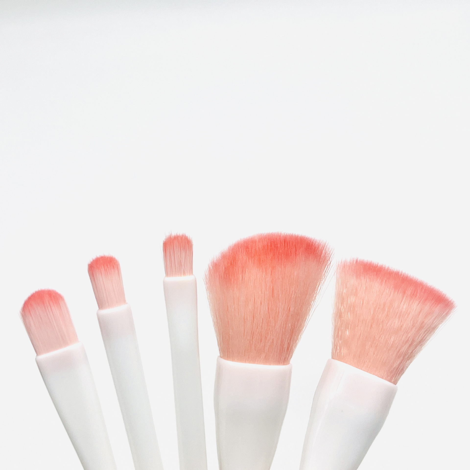 Wholesale 5-Piece Face Makeup Brush Sets with Concealer and Mirror Portable Private Label Vegan Synthetic Hair Brushes