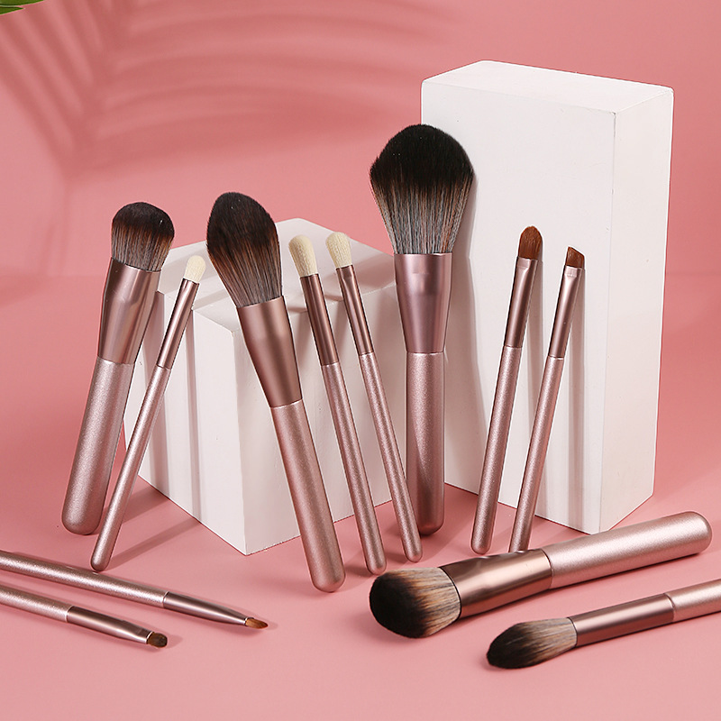 Wholesale 12pcs Purple Makeup Brush Set Bag Custom Logo Synthetic Hair Eyeliner and Concealer Brushes Beauty Tools with Logo