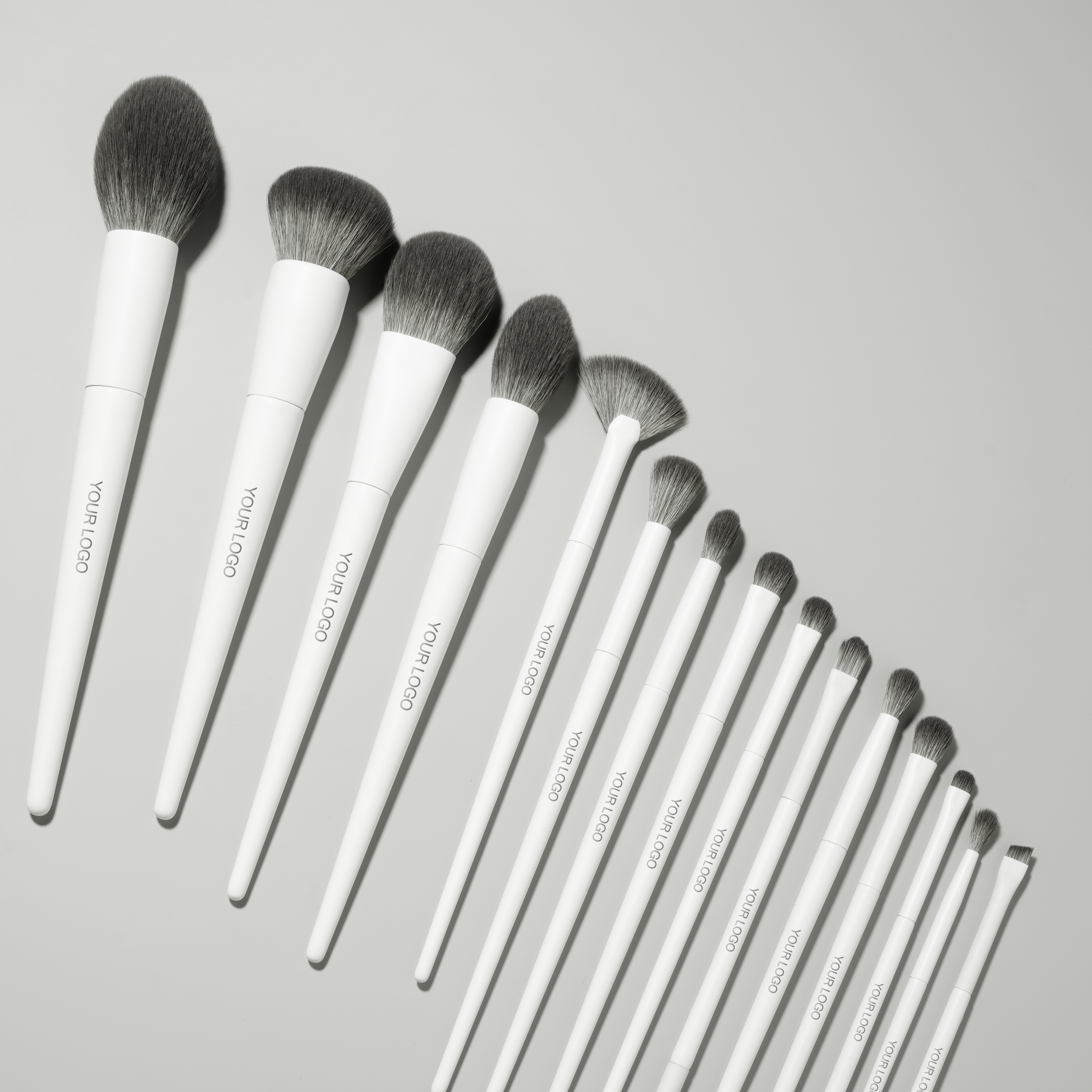 YM High Quality Custom 15-Piece Wood Handle Makeup Brush Set Flat Shape For Face Concealer Eyeliner Eyebrow Cruelty-Free Vegan