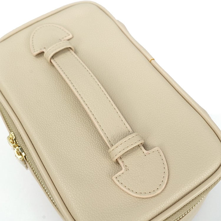 Travel lifestyle cosmetic bag showcase 1