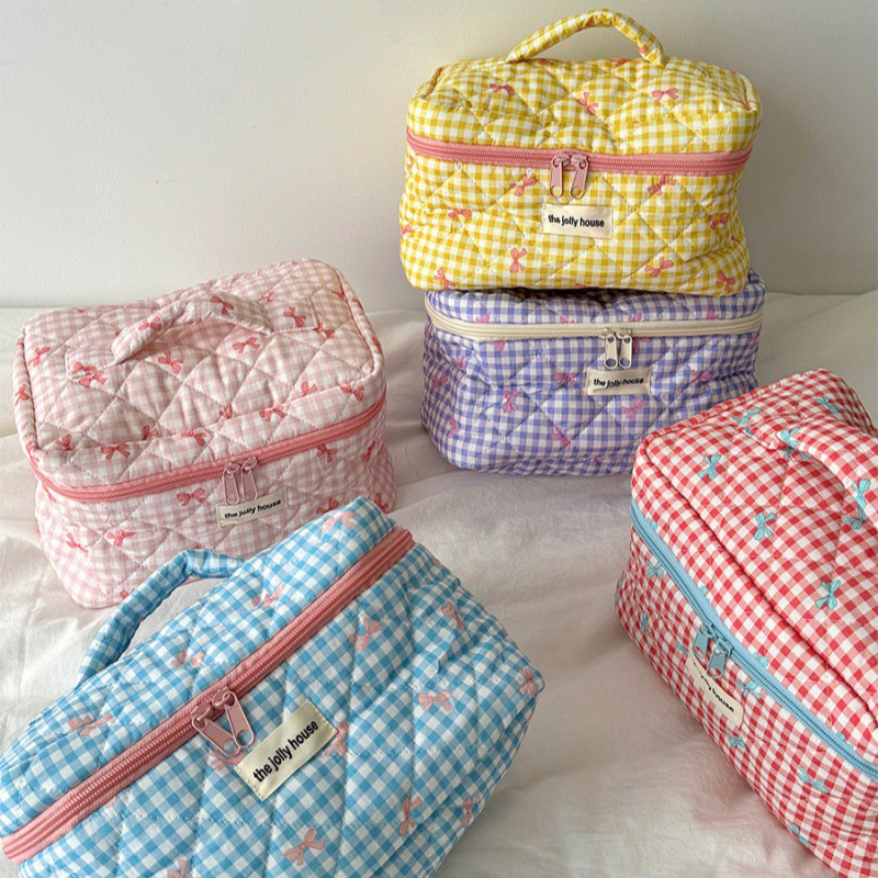 Manufacturer of New Large Capacity Soft Puffer Travel Toiletry Bags Nylon Quilted Makeup Cosmetic Pouch Bag for Women