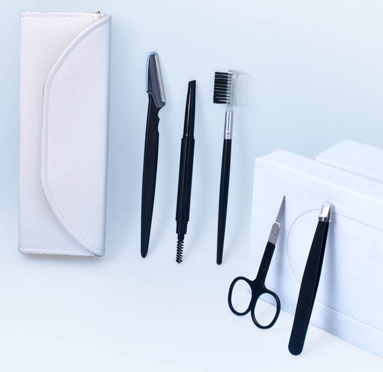Eyebrow Trimming Tool Detail 1
