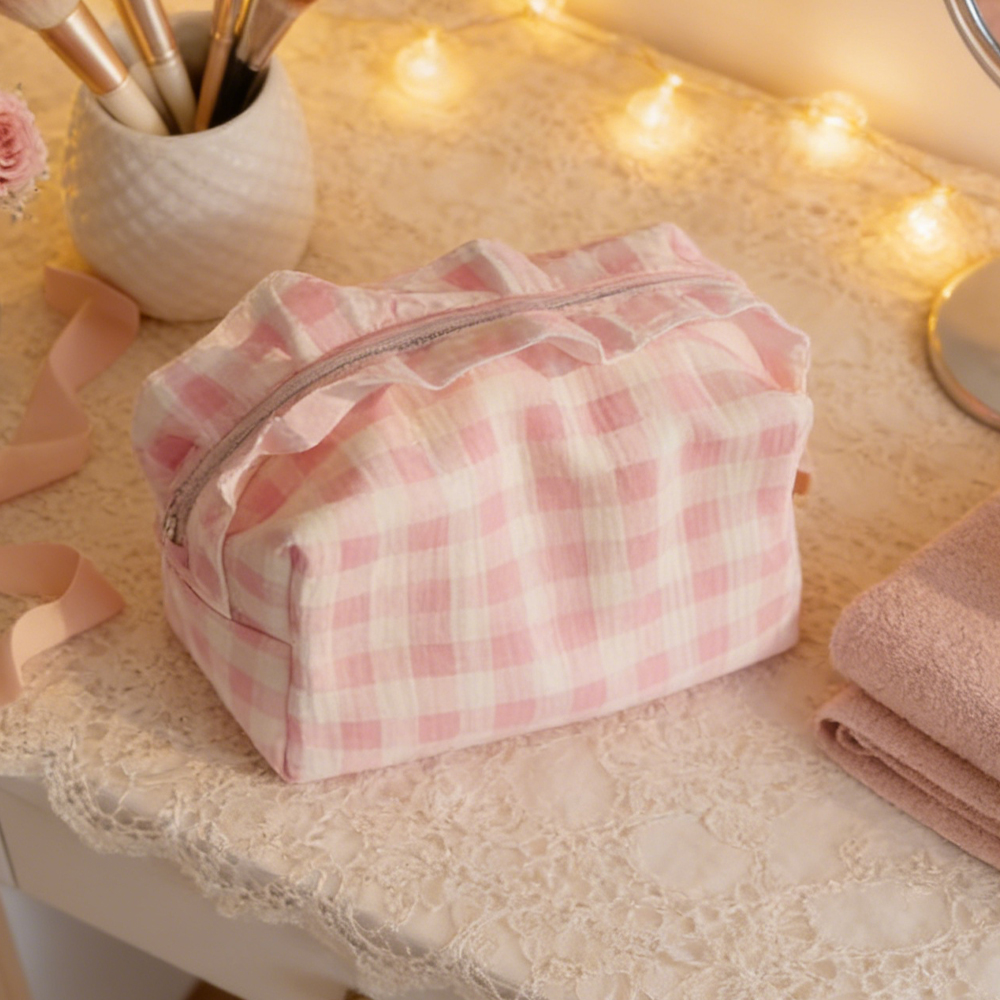 Wholesale Fashion Custom Polyester Travel Gingham Makeup Case Ruffle Zipper Cosmetic Bag