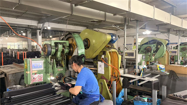 Riveting machine