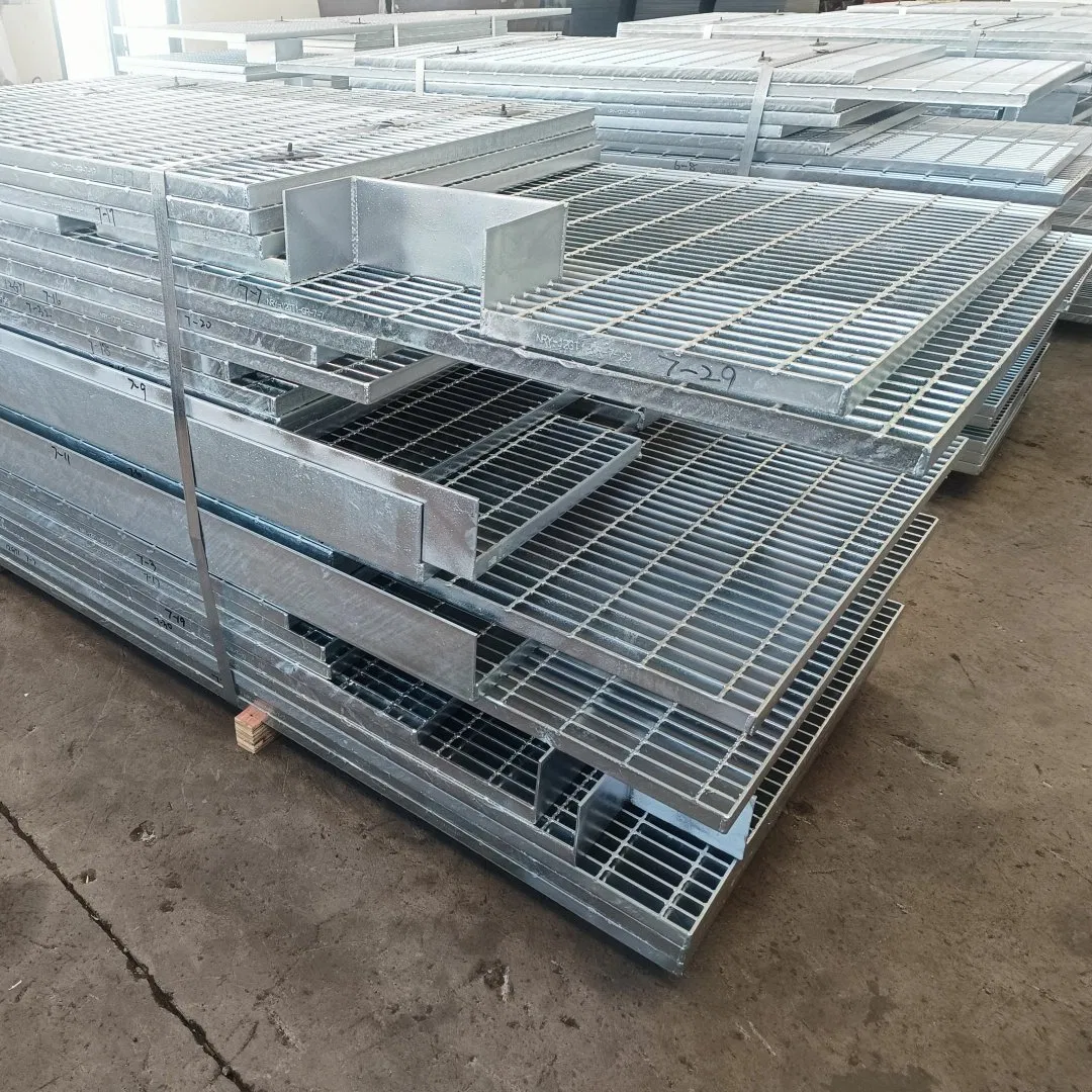 Durable Galvanized Grating Steps for Industrial Walkway Solutions