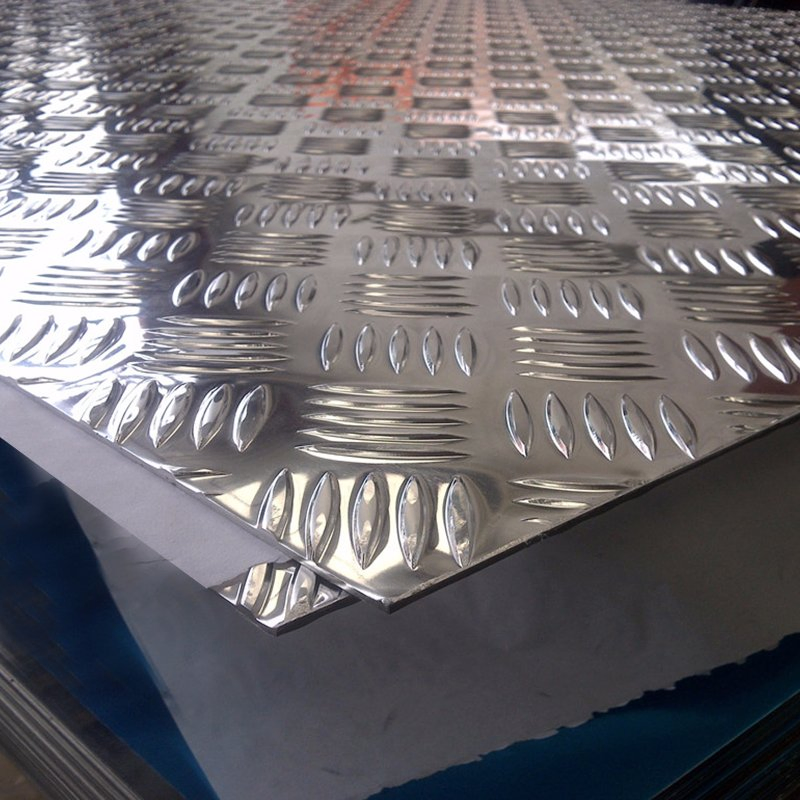 Anti-Slip A1050 Aluminium/Alu Alloy Embossed Checkered Tread Sheet and Coil Checkered Plate Building Material