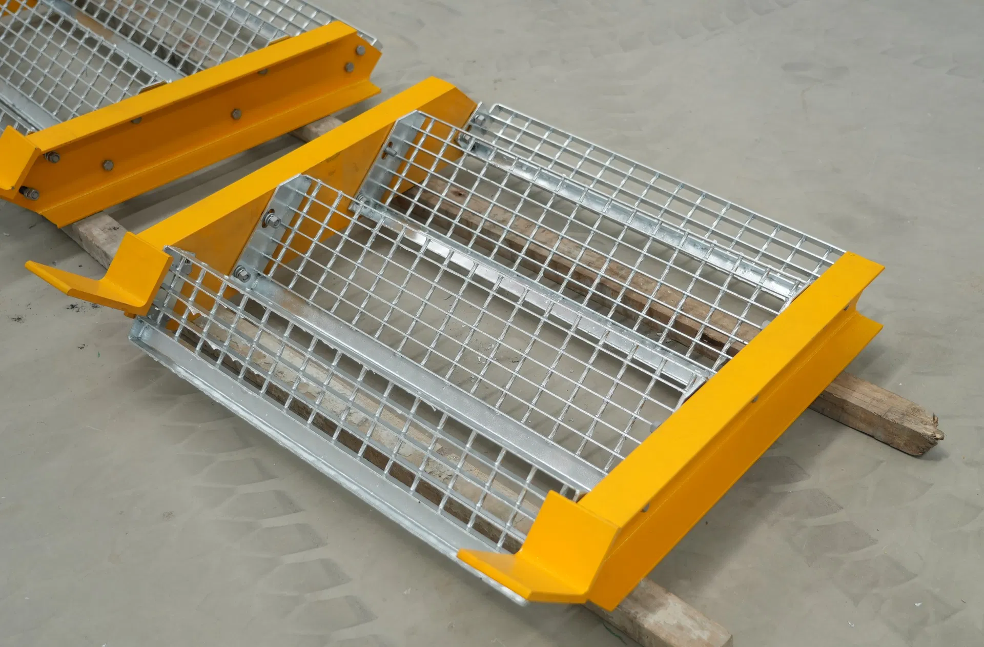 Steel Grating Features