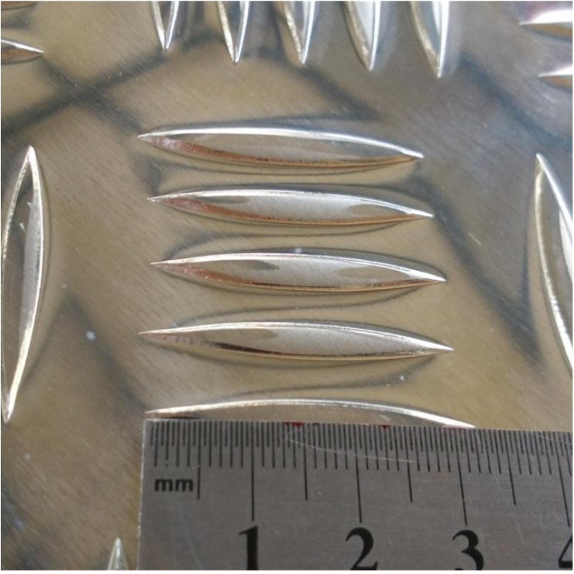 Heavy-Duty 5 Bar Aluminum Tread Plate for Industrial Use