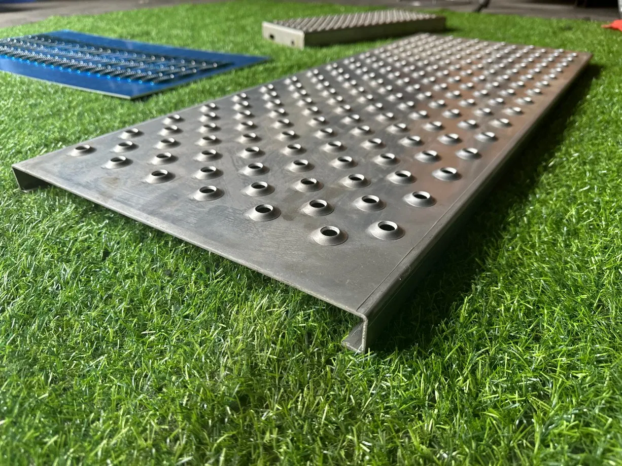 Premium Anti-Skip Aluminum Grating Mesh Your Safety Flooring Solution