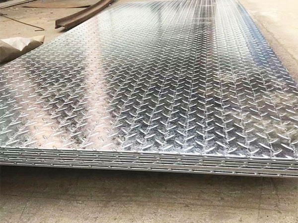 1mm 1.5mm 2mm 3mm 5mm 5083 5052 5754 Series Thickness Color Painted Roofing Checker Plate Metal Roll Aluminum Sheets Prices for Marine/Aircraft Grade