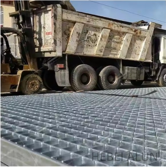 Grating Fiberglass Grating Walkway with Gritted Surface for Anti-Slip Solution