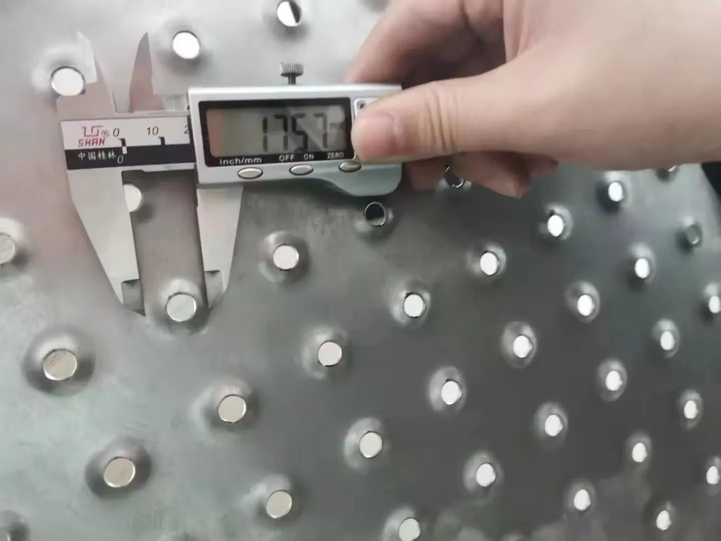 Custom Anti-Slip Steel Plates for Welding and Bending Applications