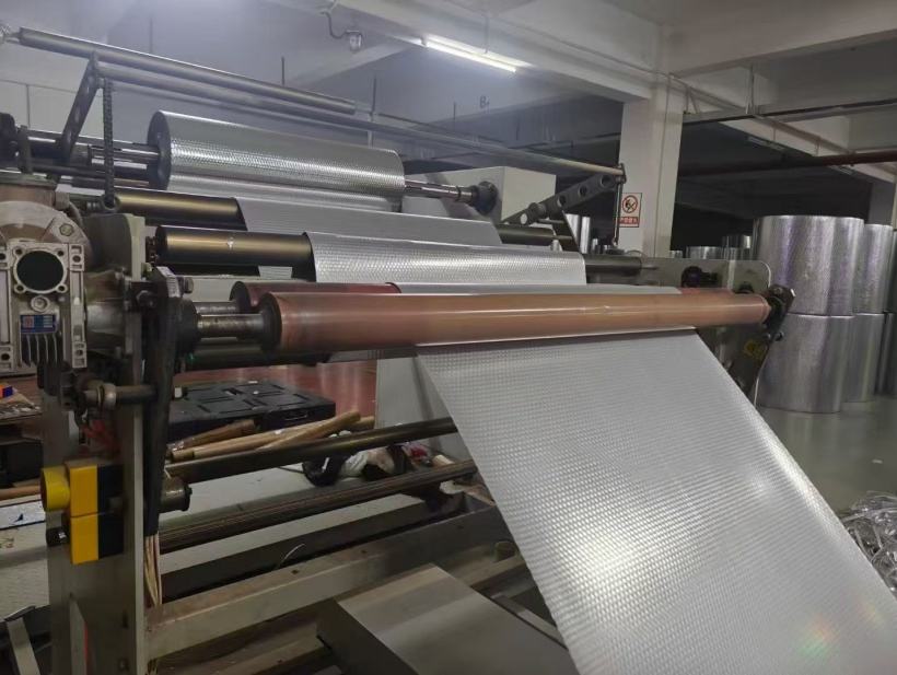 Customized Thickness Reflective Insulation Aluminum Foil Bubble Wrap Thermal Insulation Building Insulation Materials