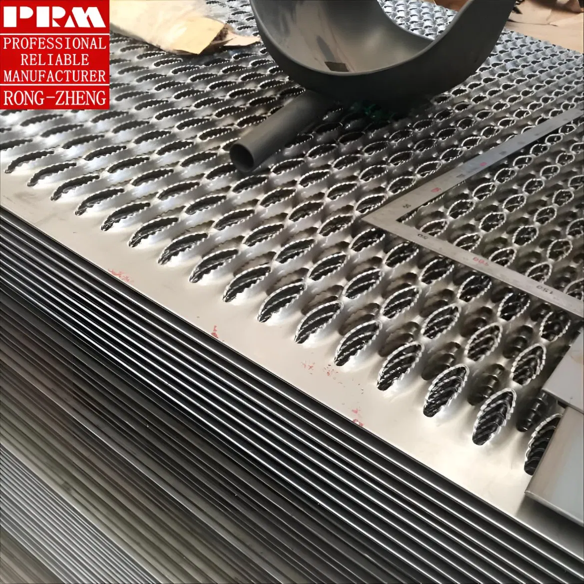 Stainless Steel 316 Perforated Mesh Anti-Slip Punching Sheet 1.5mm Thickness Perforated Panels