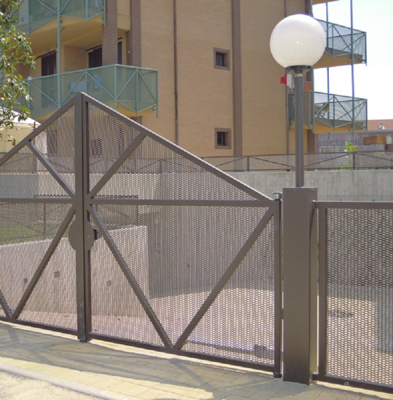 Premium Stainless Steel Decorative Woven Wire Mesh Pattern for Modern Interior Walls and Luxury Ceiling Installations