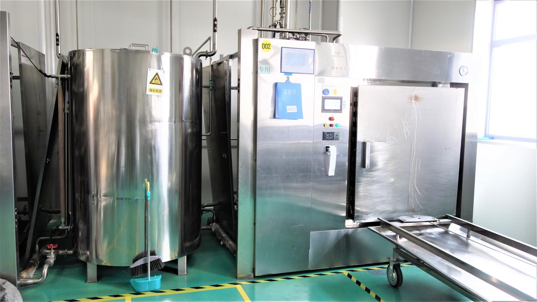 Sterilization of contact lenses in certified sterilization cabinet