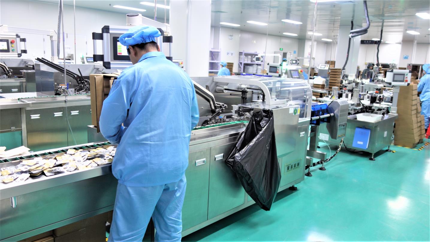 Contact lens packaging process including private label packaging