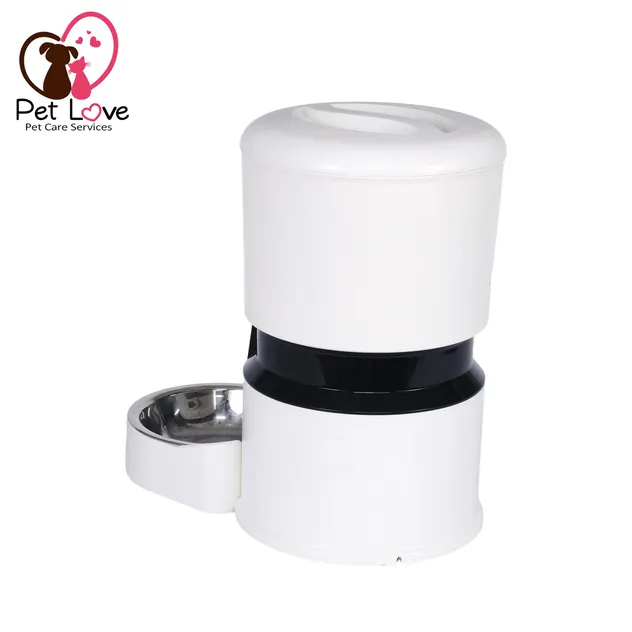 Pet Feeder Detail 3