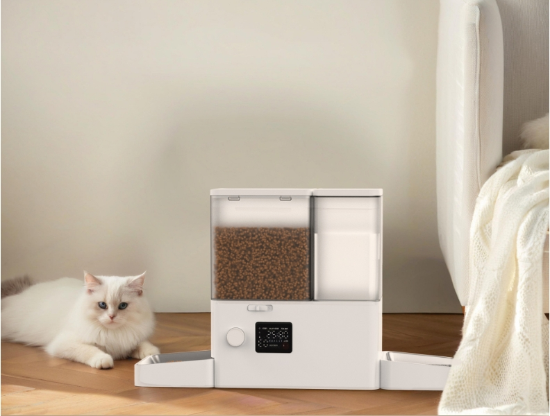 Automatic Pet Feeder Detail 5