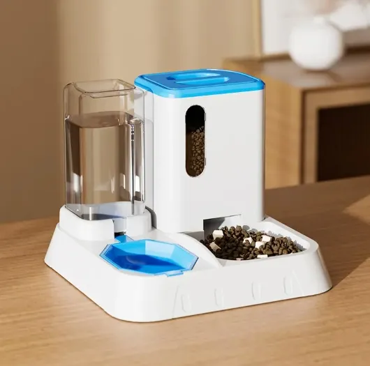 Pet Feeder Detail 3