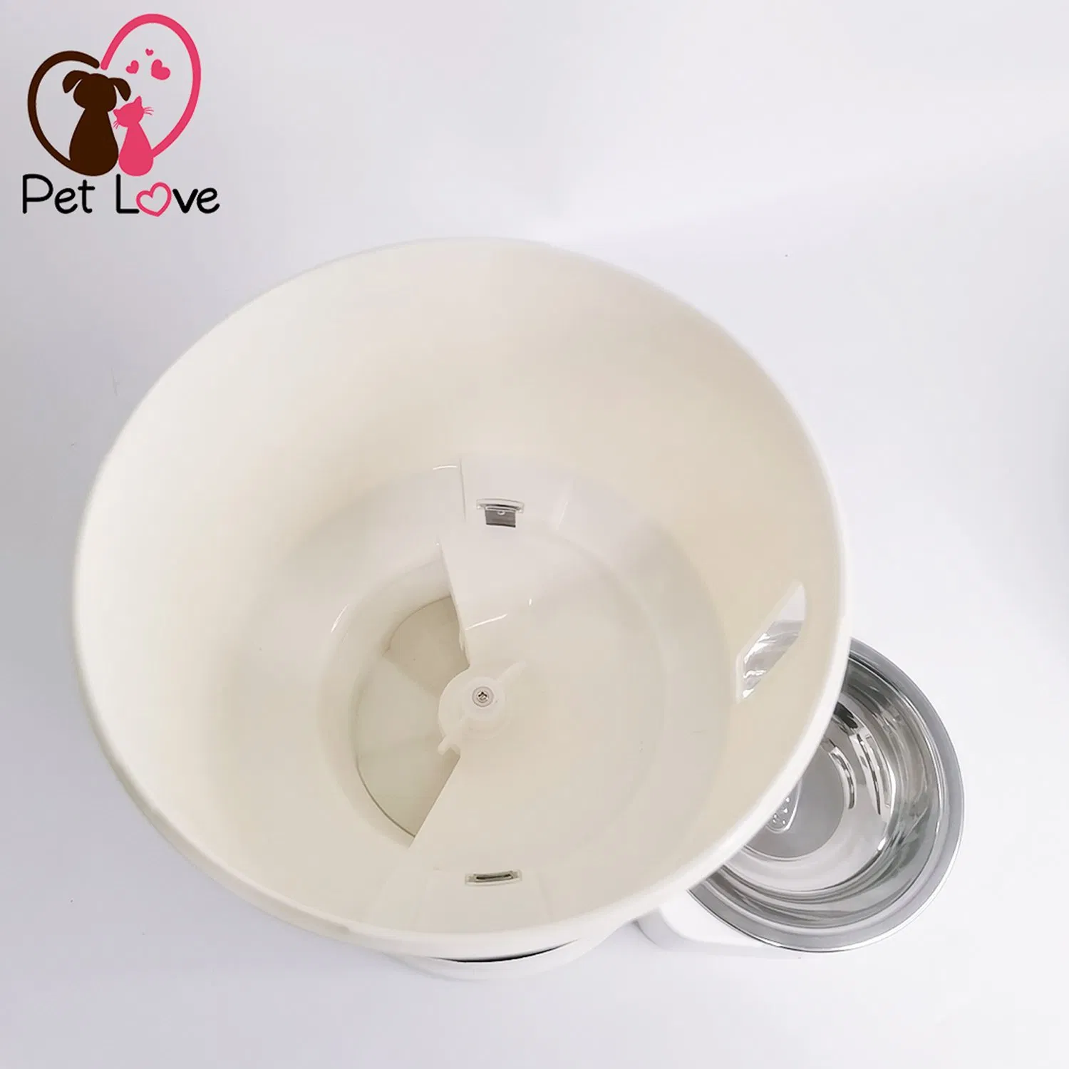Automatic Smart Pet Feeder with Voice Recording and Remote Control