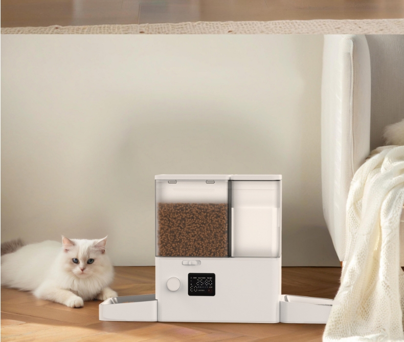 Automatic Pet Feeder Detail 7