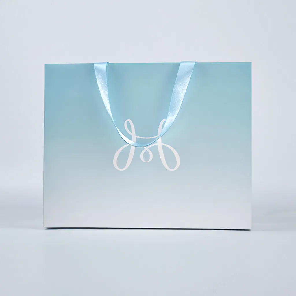 Saco de Papel Luxuoso Ecológico com Alça Personalizado com Logo Impresso para Embalagem de Joias e Cosméticos em Boutique