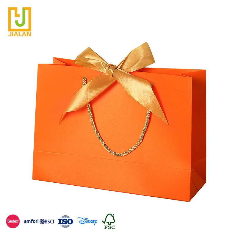 Compras de cosméticos personalizados para o Natal, jóias, lembranças, embalagem de papel kraft com alça de carton, bolsa de compras de tecido, pequena embalagem de presente com fita, bolsa de envio fechada para roupas